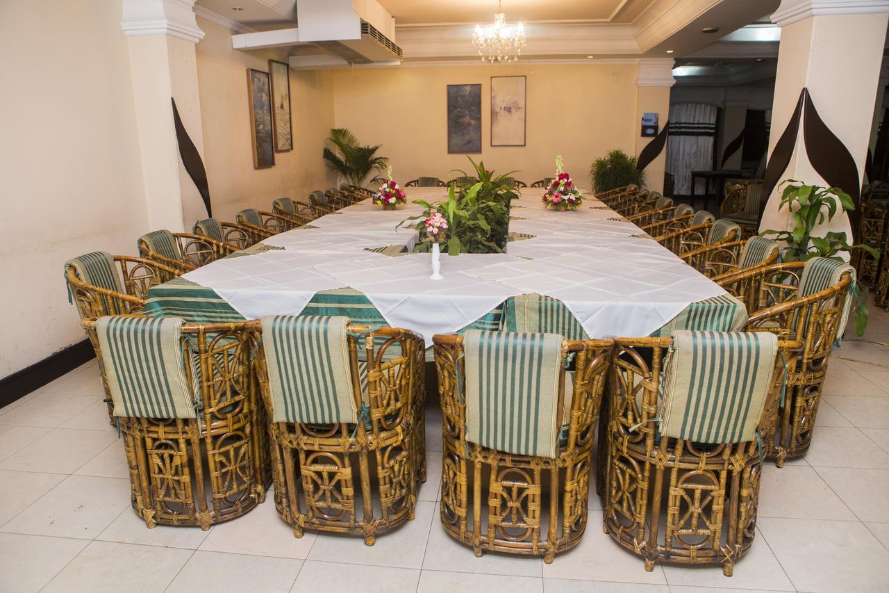 Dakhin Kattali Meridian Hotel & Restaurant מראה חיצוני תמונה