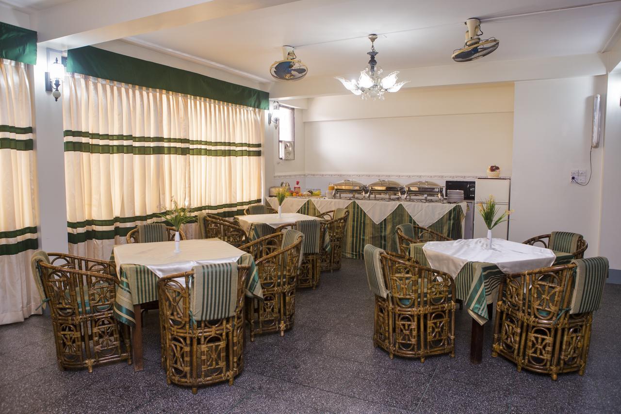 Dakhin Kattali Meridian Hotel & Restaurant מראה חיצוני תמונה