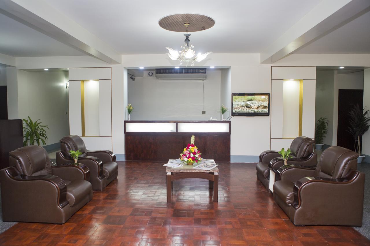 Dakhin Kattali Meridian Hotel & Restaurant מראה חיצוני תמונה